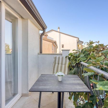 Apartments Orbanic ロヴィニ エクステリア 写真