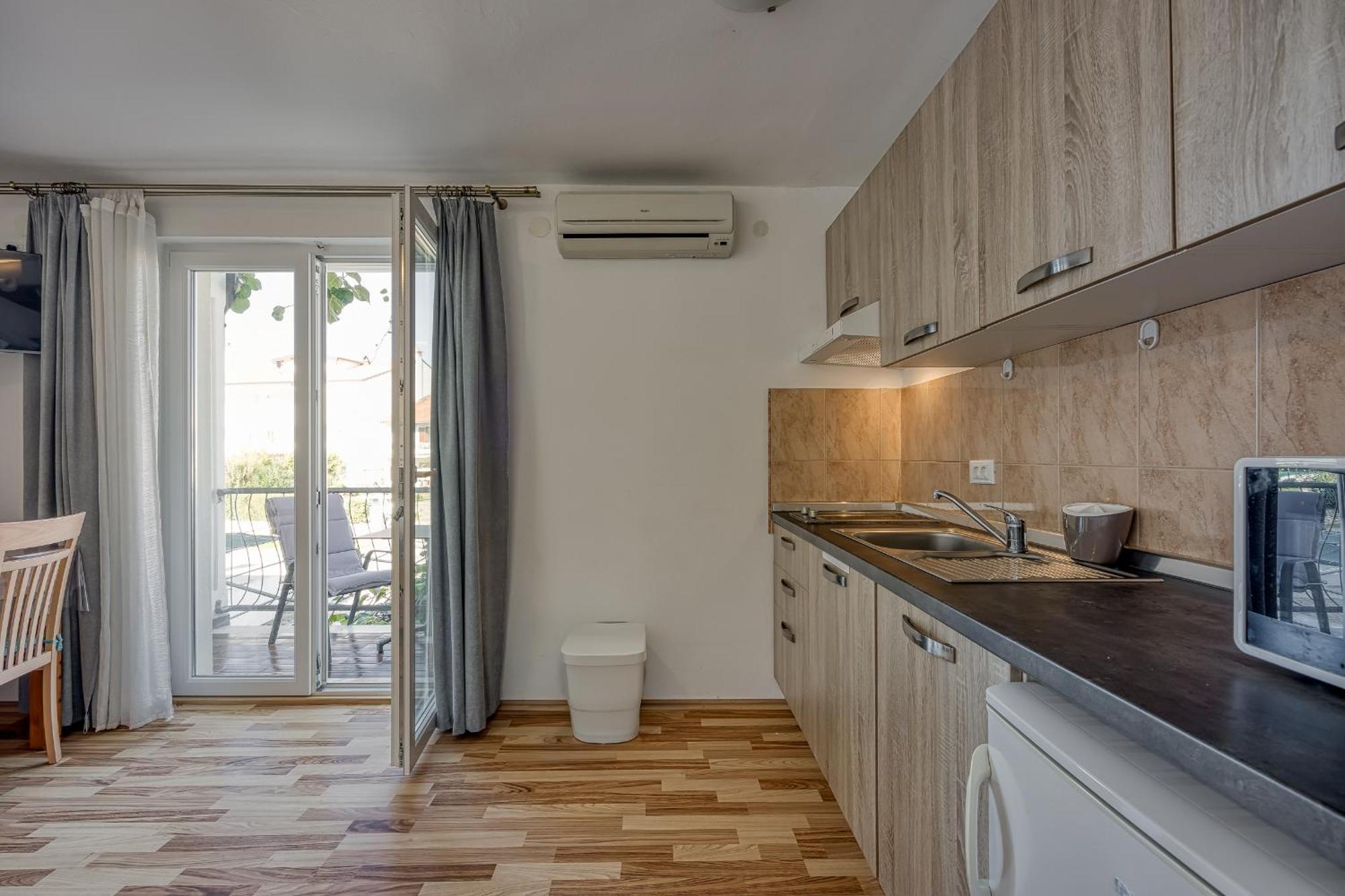 Apartments Orbanic ロヴィニ エクステリア 写真