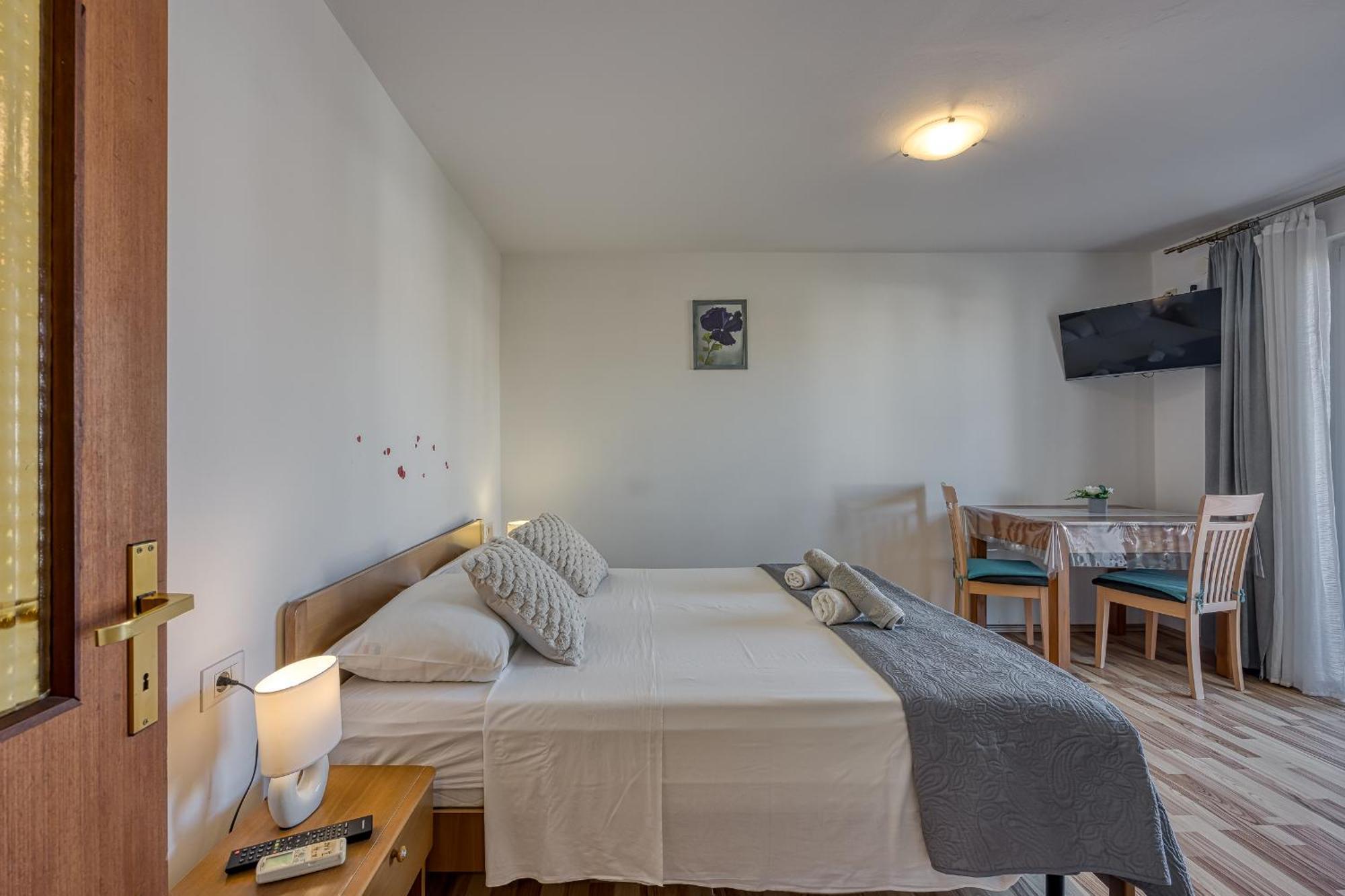 Apartments Orbanic ロヴィニ エクステリア 写真