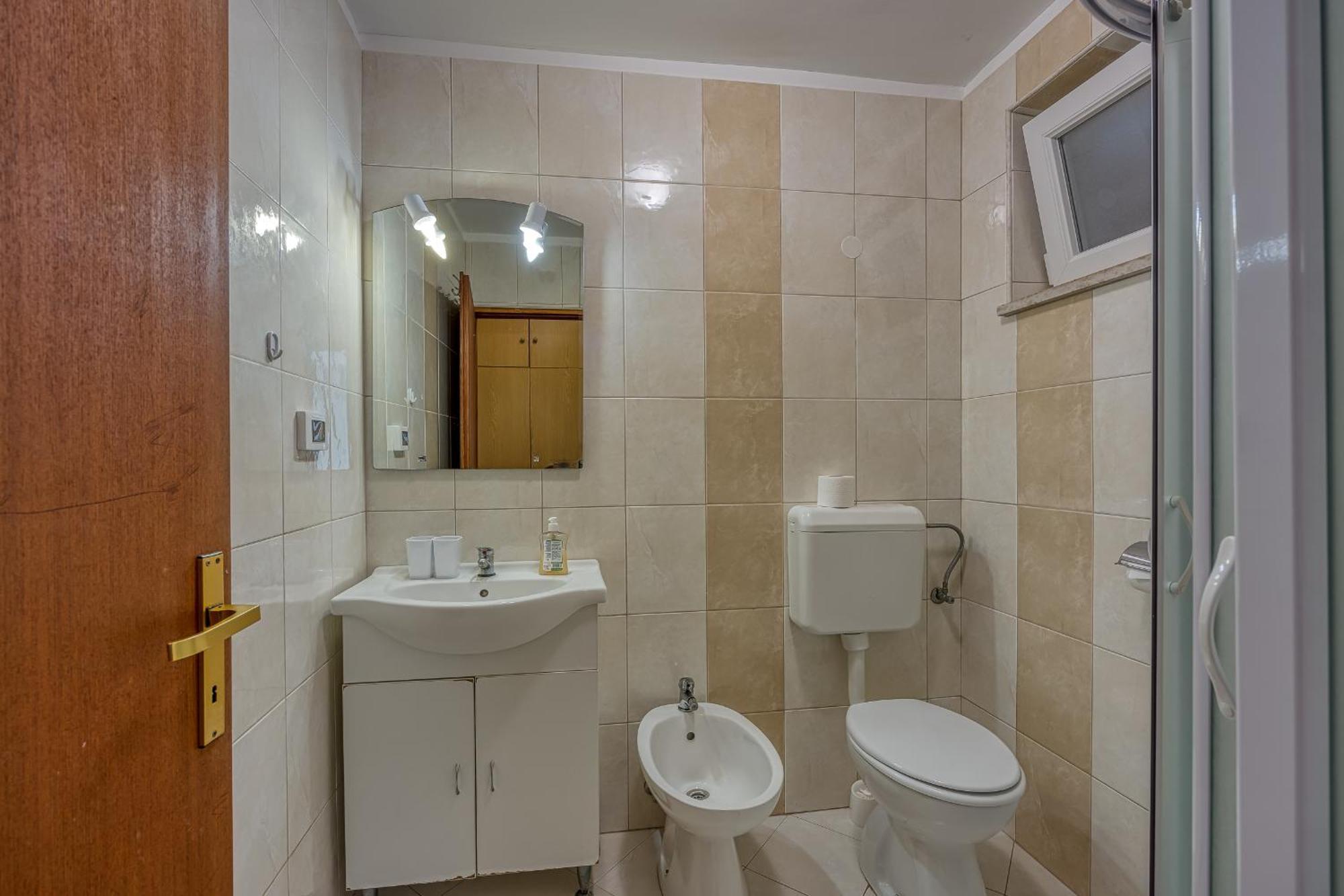 Apartments Orbanic ロヴィニ エクステリア 写真