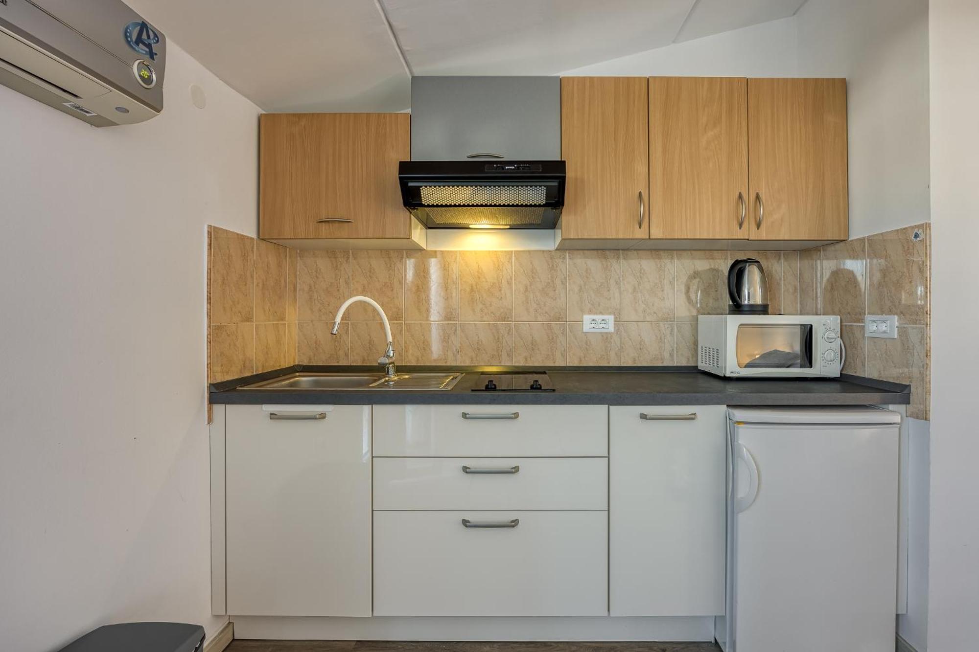 Apartments Orbanic ロヴィニ エクステリア 写真